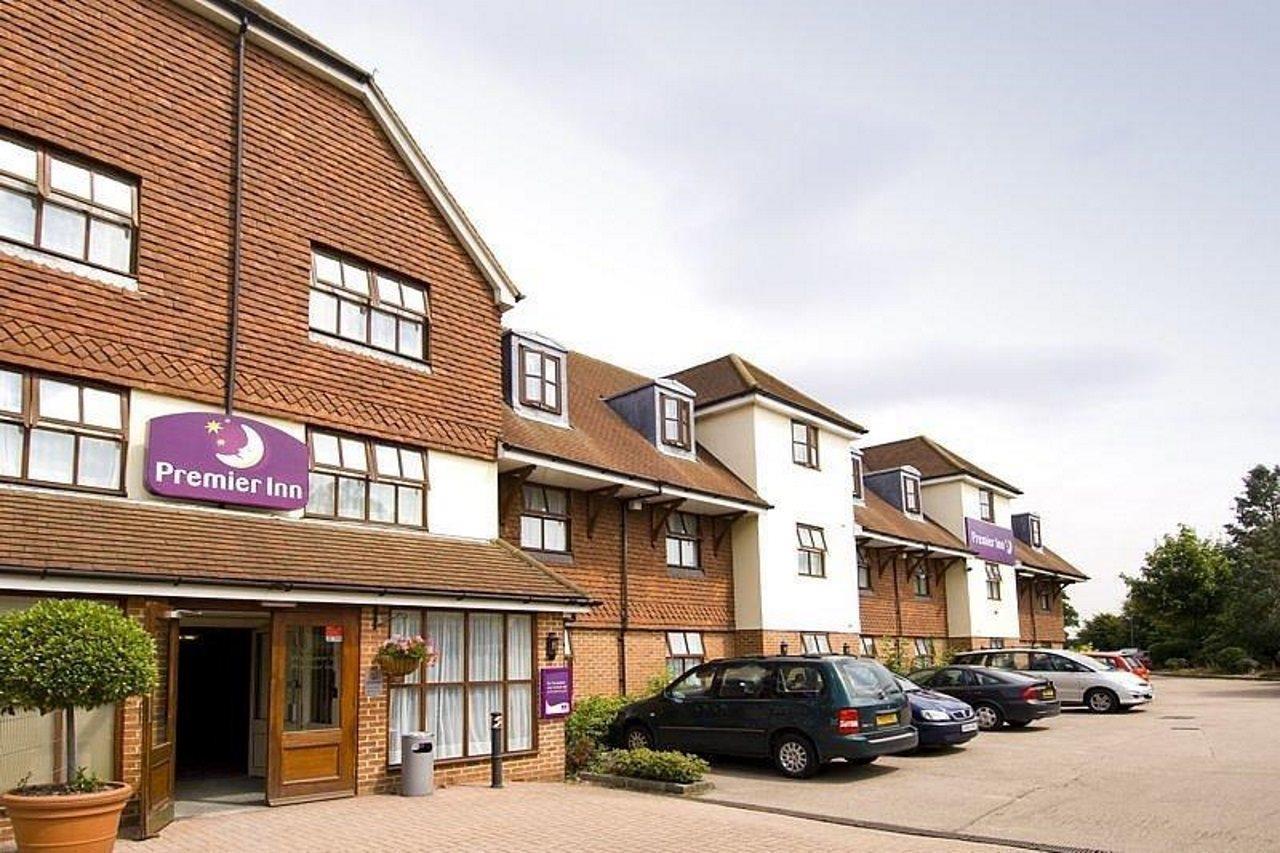 Premier Inn London Gatwick Airport South - London Road Crawley  Exterior foto